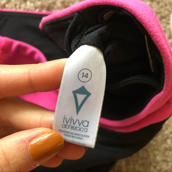 Ivivva Reversible Booty Shorts - Picture 5 of 6